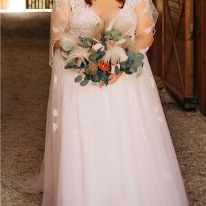Chic Sheer Sleeve Bridal Gown
